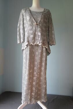 R & M Collections Silver Sequined Floral Sleeveless Gown & L/S Jacket Women's 10